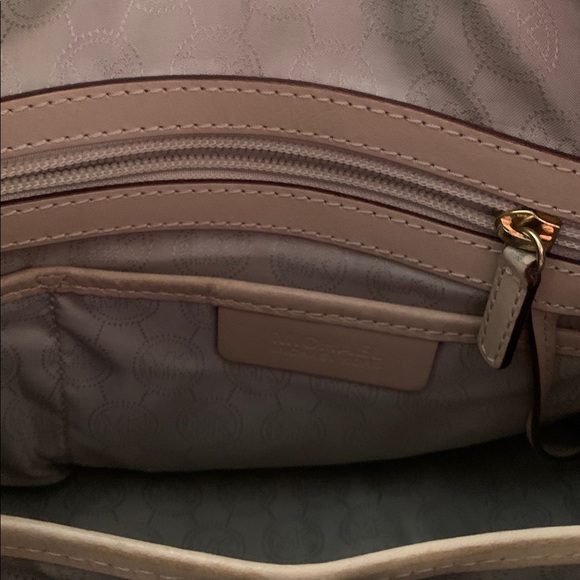 Michael Kors Grayson Satchel - Picture 15 of 16